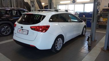 Kia Ceed 2013 года, 292 000 км - вид 3