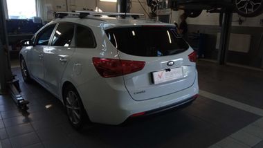 Kia Ceed 2013 года, 292 000 км - вид 4
