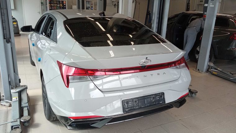 Hyundai Elantra 2022 года, 8 347 км - вид 4