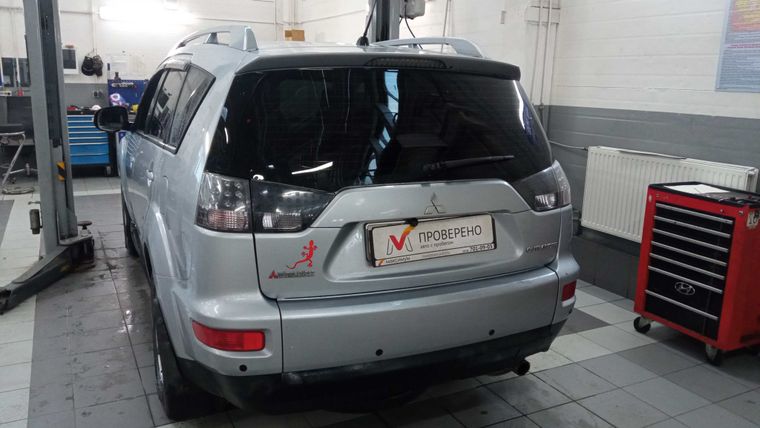 Mitsubishi Outlander 2010 года, 262 206 км - вид 4