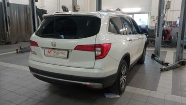 Honda Pilot 2018 года, 286 606 км - вид 3