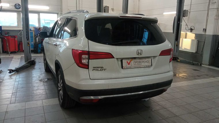 Honda Pilot 2018 года, 286 606 км - вид 4