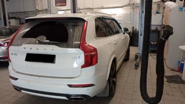 Volvo XC90 2017 года, 140 730 км - вид 3