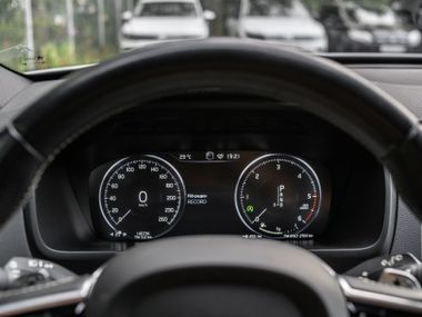 Volvo XC90 2017 года, 140 730 км - вид 5