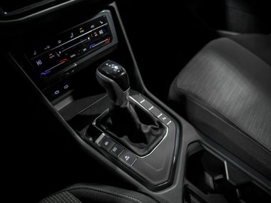 Volkswagen Tiguan 2022 года, 15 355 км - вид 11