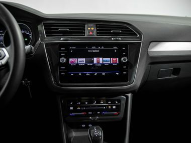 Volkswagen Tiguan 2022 года, 15 355 км - вид 9