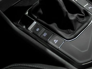 Volkswagen Tiguan 2022 года, 15 355 км - вид 12