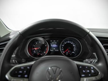 Volkswagen Tiguan 2022 года, 15 355 км - вид 7