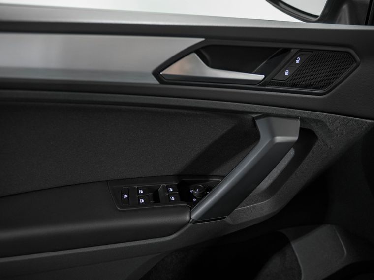 Volkswagen Tiguan 2022 года, 15 355 км - вид 13
