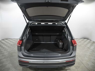 Volkswagen Tiguan 2022 года, 15 355 км - вид 17