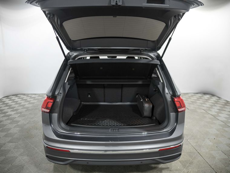 Volkswagen Tiguan 2022 года, 15 355 км - вид 17