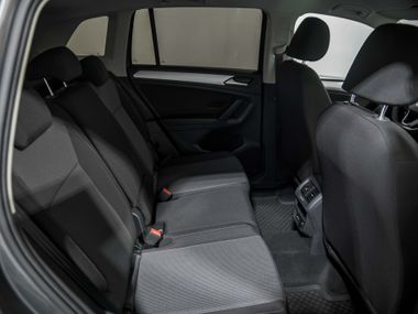 Volkswagen Tiguan 2022 года, 15 355 км - вид 15