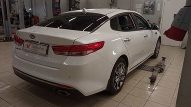 Kia Optima 2018 года, 148 754 км - вид 3