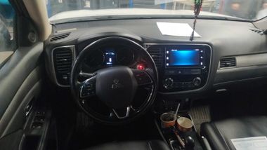 Mitsubishi Outlander 2017 года, 191 670 км - вид 3