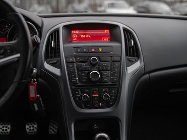 Opel Astra GTC 2012 года, 174 460 км - вид 7