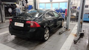 Volvo S60 2012 года, 215 203 км - вид 4
