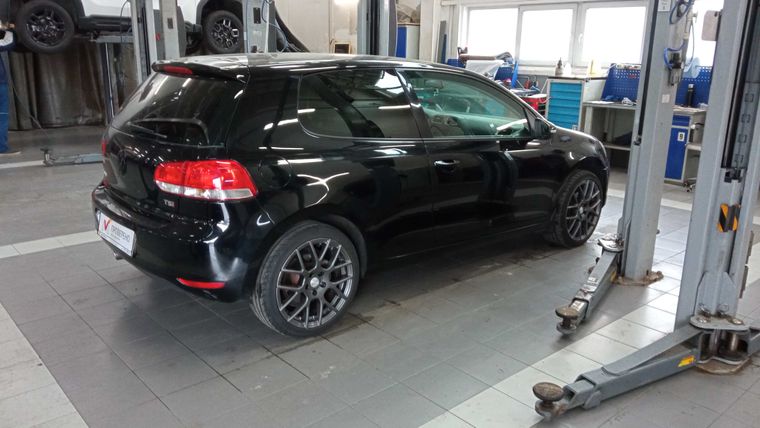 Volkswagen Golf 2011 года, 110 564 км - вид 3
