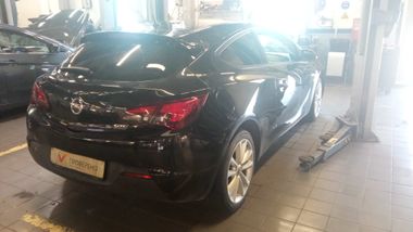 Opel Astra GTC 2012 года, 124 225 км - вид 3