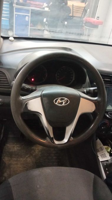 Hyundai Solaris 2012 года, 292 343 км - вид 5