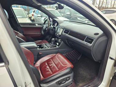 Volkswagen Touareg 2017 года, 229 990 км - вид 15