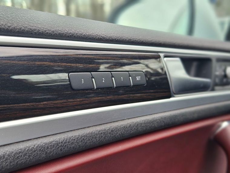 Volkswagen Touareg 2017 года, 229 990 км - вид 11