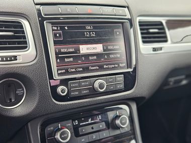 Volkswagen Touareg 2017 года, 229 990 км - вид 9