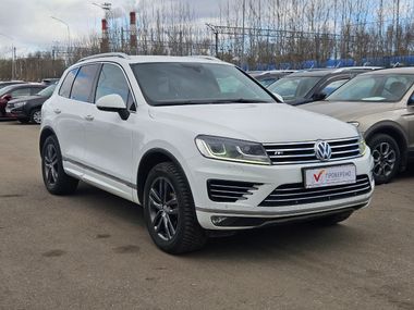 Volkswagen Touareg 2017 года, 229 990 км - вид 3