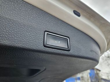 Volkswagen Touareg 2017 года, 229 990 км - вид 17