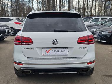 Volkswagen Touareg 2017 года, 229 990 км - вид 5