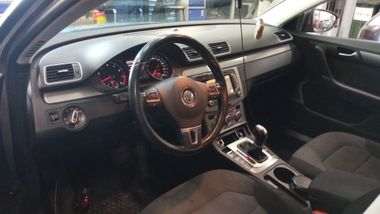 Volkswagen Passat 2012 года, 146 816 км - вид 5