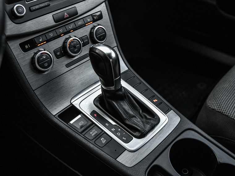 Volkswagen Passat 2012 года, 146 816 км - вид 8