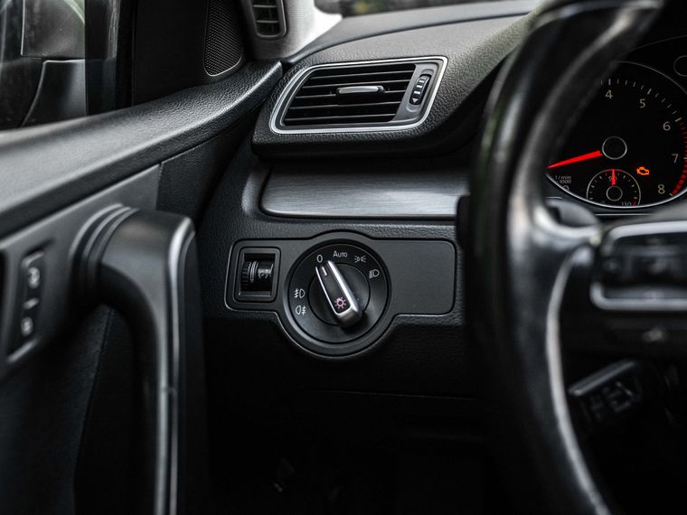 Volkswagen Passat 2012 года, 146 816 км - вид 10