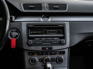 Volkswagen Passat 2012 года, 146 816 км - вид 7