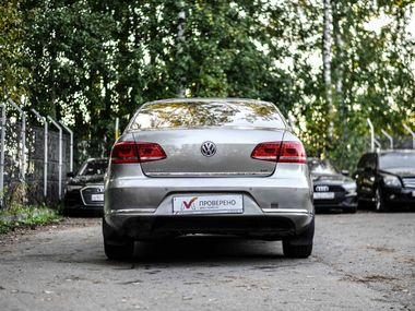 Volkswagen Passat 2012 года, 146 816 км - вид 4