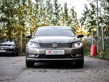 Volkswagen Passat 2012 года, 146 816 км - вид 3