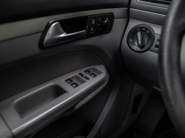 Volkswagen Touran 2009 года, 355 027 км - вид 10