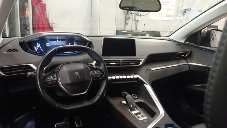 Peugeot 3008 2018 года, 37 225 км - вид 5