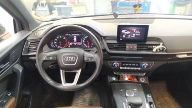 Audi Q5 2019 года, 73 866 км - вид 5