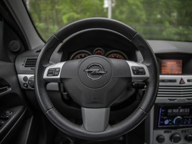 Opel Astra 2011 года, 133 492 км - вид 7