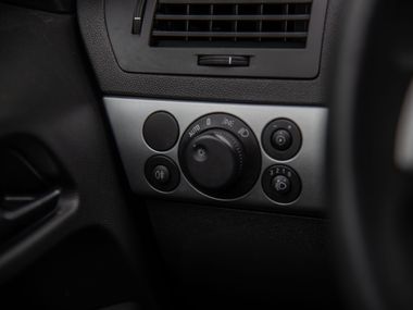 Opel Astra 2011 года, 133 492 км - вид 11