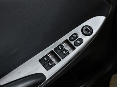 Hyundai Solaris 2015 года, 183 483 км - вид 9