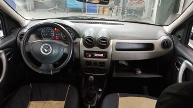 Renault Logan 2012 года, 240 320 км - вид 4