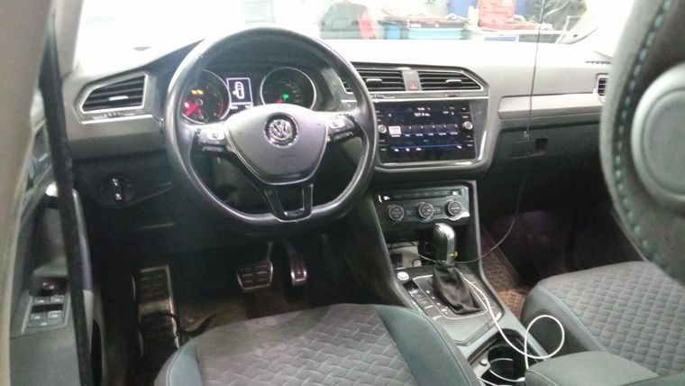 Volkswagen Tiguan 2019 года, 63 161 км - вид 5