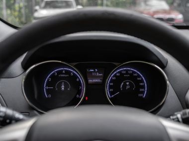 Hyundai Tucson 2012 года, 283 800 км - вид 5