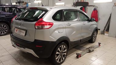 ВАЗ (LADA) XRAY Cross 2021 года, 81 458 км - вид 3