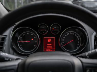 Opel Astra GTC 2012 года, 132 698 км - вид 5