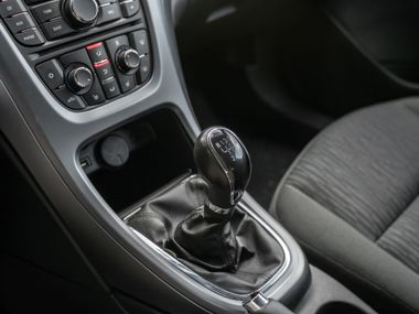 Opel Astra GTC 2012 года, 132 698 км - вид 8