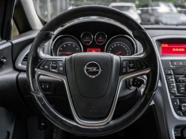 Opel Astra GTC 2012 года, 132 698 км - вид 6
