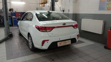 Kia Rio 2018 года, 71 500 км - вид 4