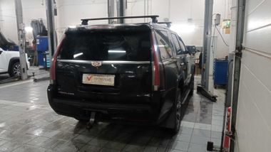 Cadillac Escalade 2016 года, 260 000 км - вид 3